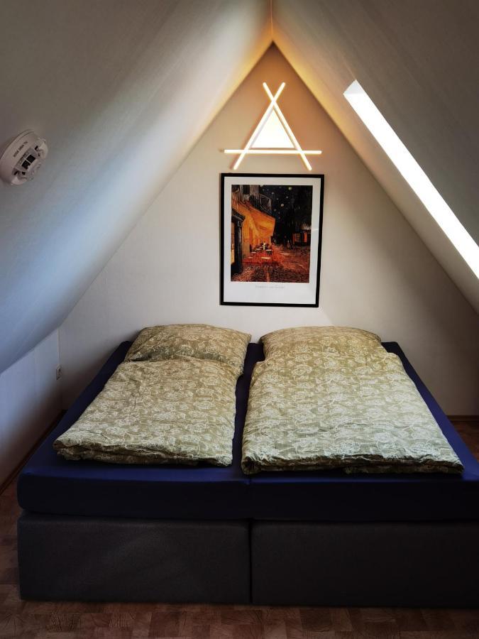 Gemuetliche Dachwohnung Mit Kleiner Oder Grosser Dachterrasse Nebeneinander 볼미르스테트 외부 사진
