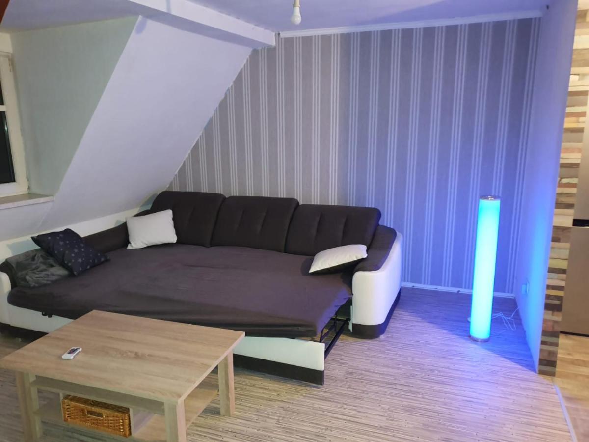 Gemuetliche Dachwohnung Mit Kleiner Oder Grosser Dachterrasse Nebeneinander 볼미르스테트 외부 사진