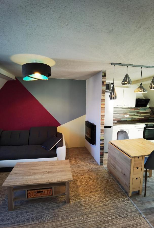 Gemuetliche Dachwohnung Mit Kleiner Oder Grosser Dachterrasse Nebeneinander 볼미르스테트 외부 사진
