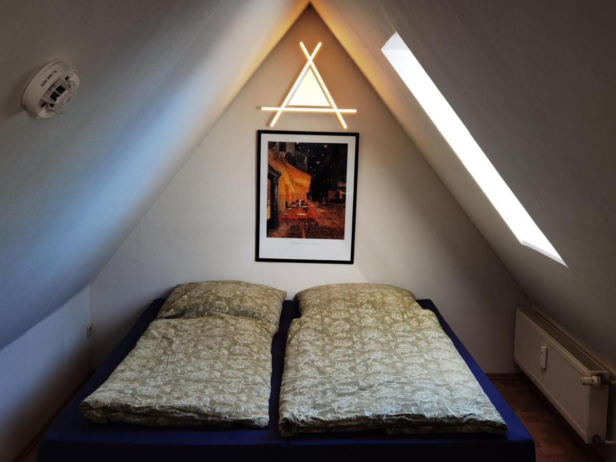 Gemuetliche Dachwohnung Mit Kleiner Oder Grosser Dachterrasse Nebeneinander 볼미르스테트 외부 사진
