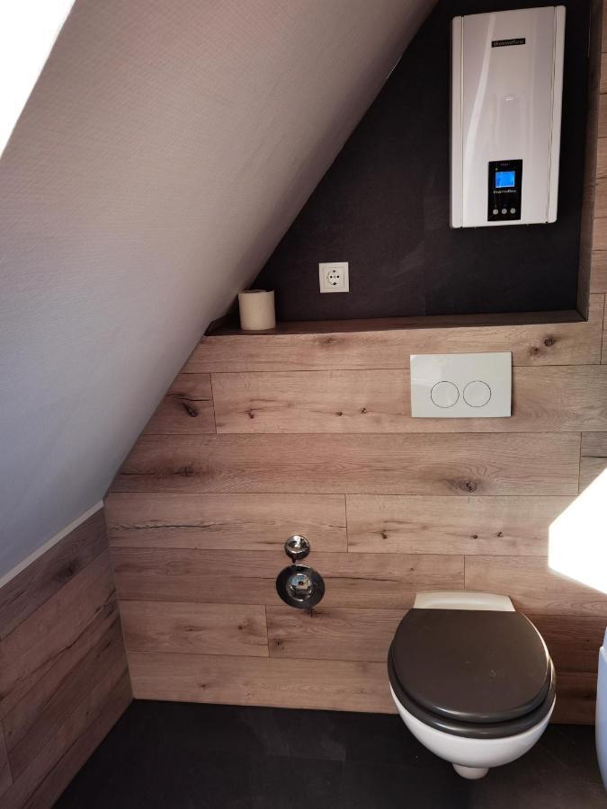 Gemuetliche Dachwohnung Mit Kleiner Oder Grosser Dachterrasse Nebeneinander 볼미르스테트 외부 사진