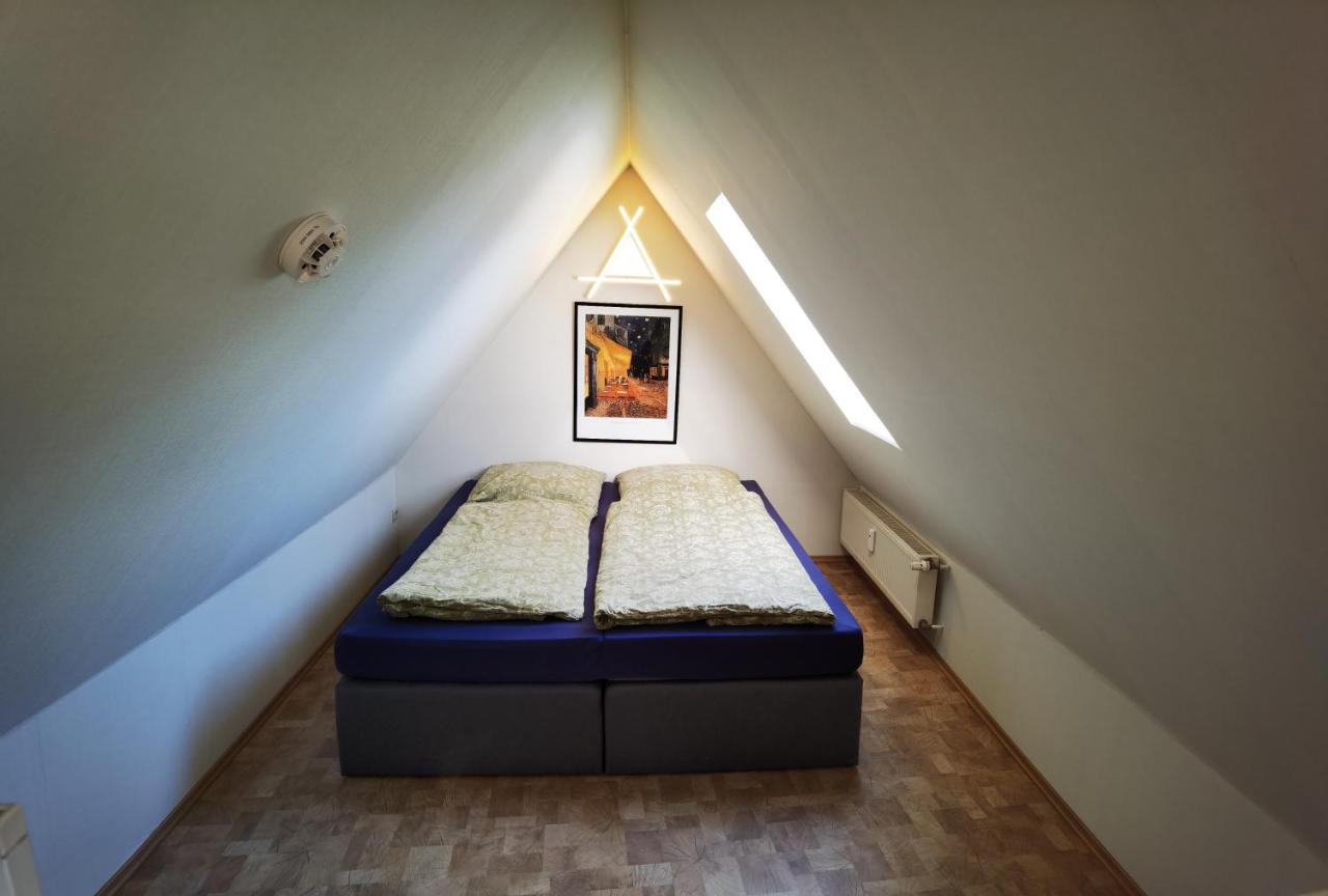 Gemuetliche Dachwohnung Mit Kleiner Oder Grosser Dachterrasse Nebeneinander 볼미르스테트 외부 사진