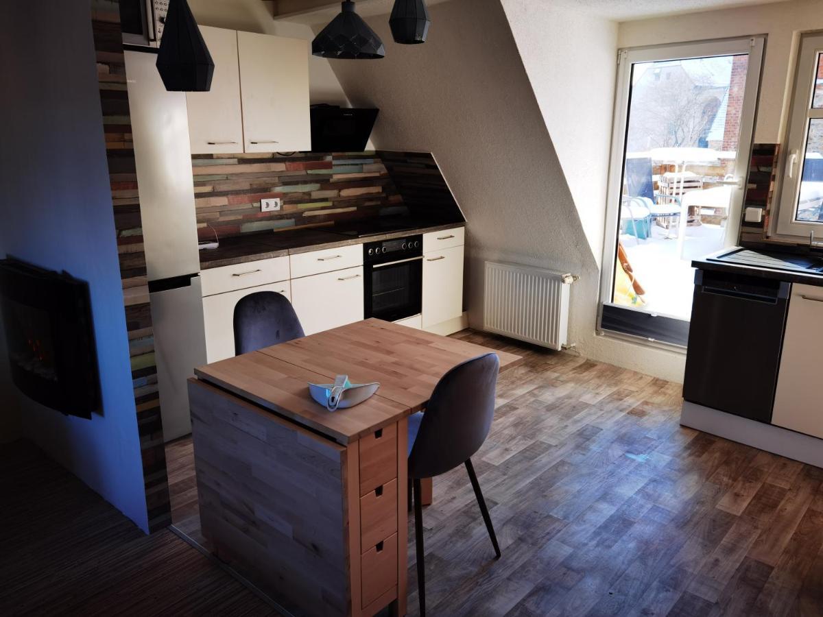 Gemuetliche Dachwohnung Mit Kleiner Oder Grosser Dachterrasse Nebeneinander 볼미르스테트 외부 사진