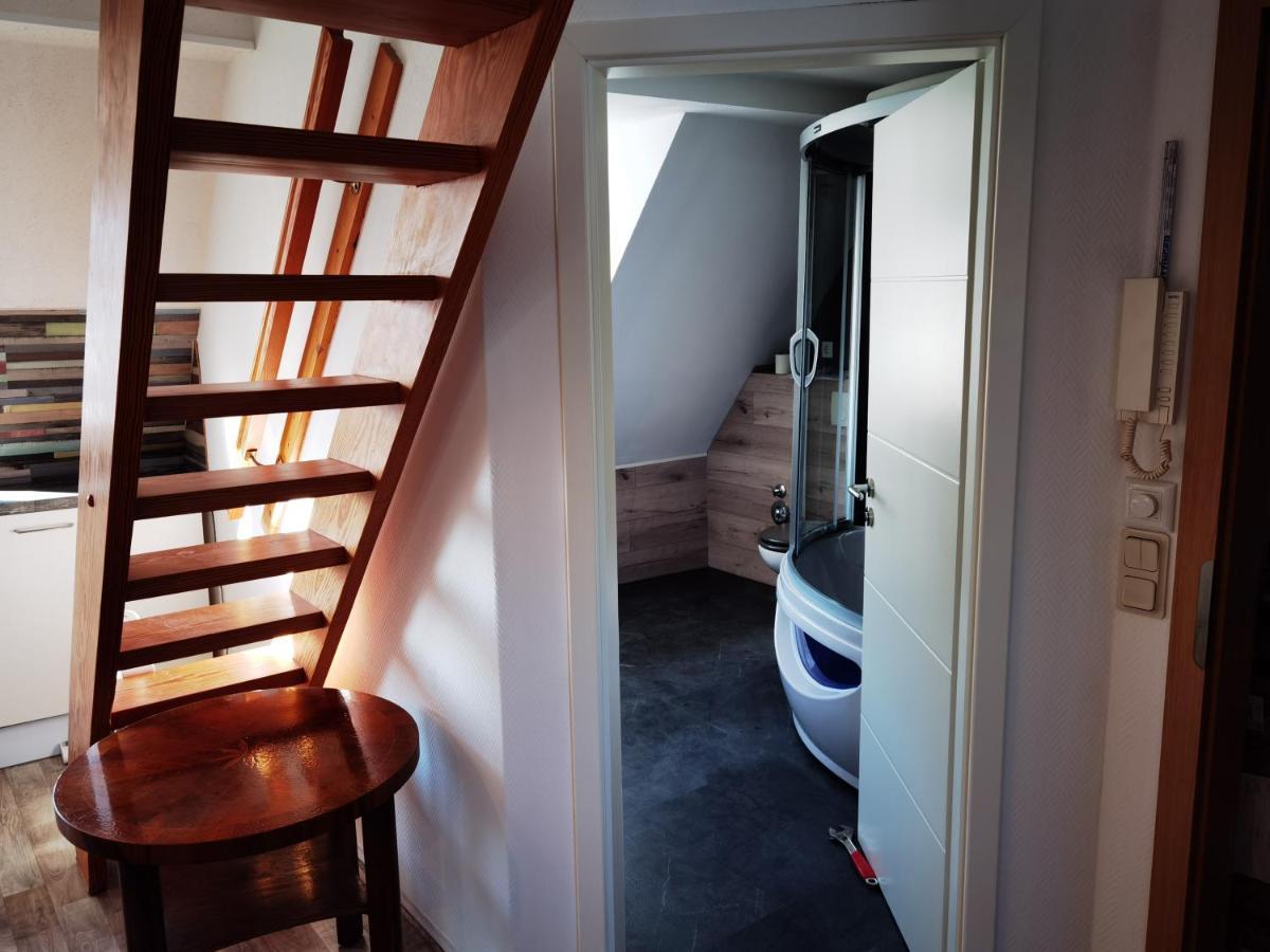 Gemuetliche Dachwohnung Mit Kleiner Oder Grosser Dachterrasse Nebeneinander 볼미르스테트 외부 사진