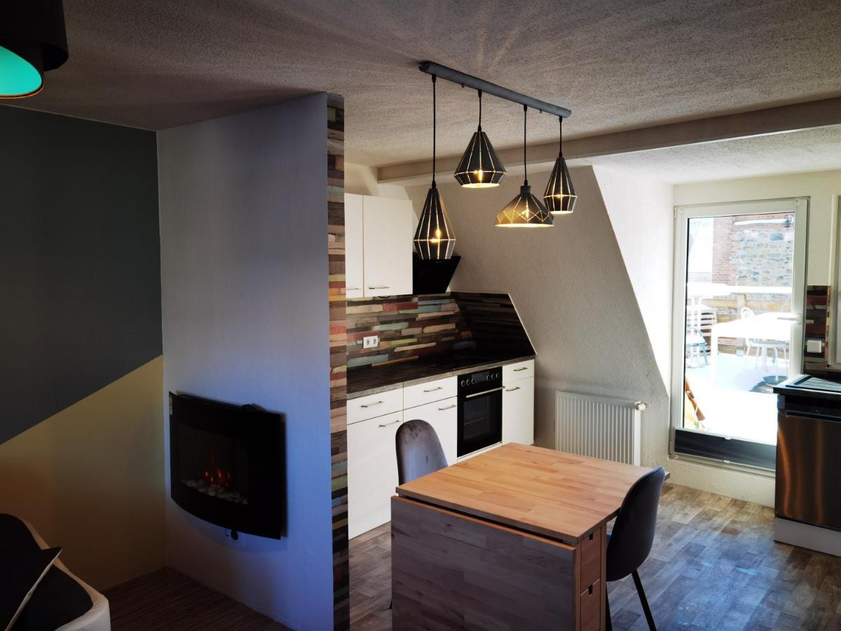 Gemuetliche Dachwohnung Mit Kleiner Oder Grosser Dachterrasse Nebeneinander 볼미르스테트 외부 사진