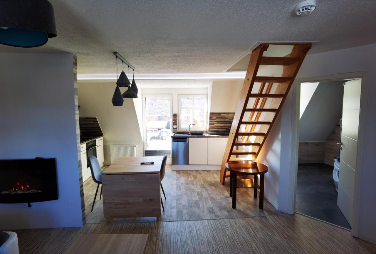 Gemuetliche Dachwohnung Mit Kleiner Oder Grosser Dachterrasse Nebeneinander 볼미르스테트 외부 사진