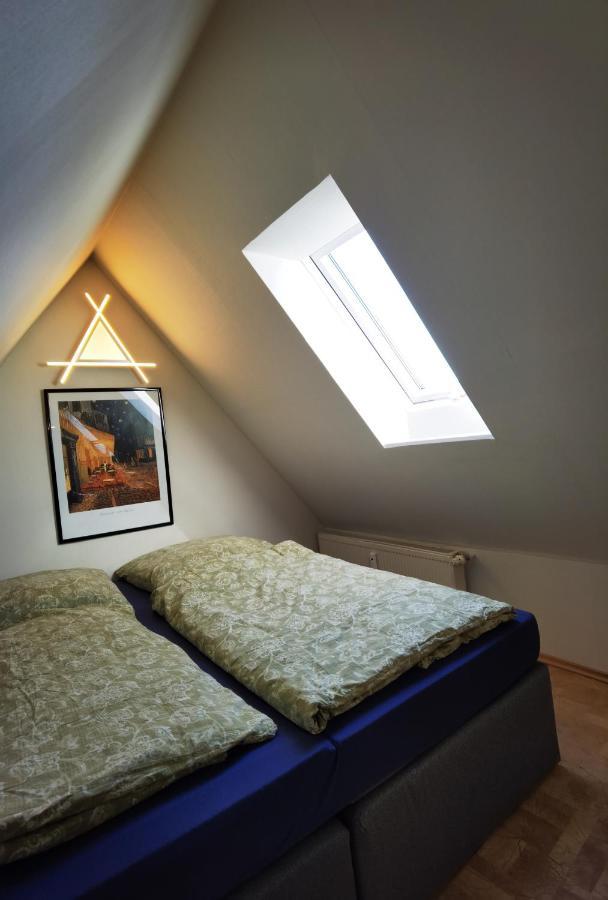 Gemuetliche Dachwohnung Mit Kleiner Oder Grosser Dachterrasse Nebeneinander 볼미르스테트 외부 사진