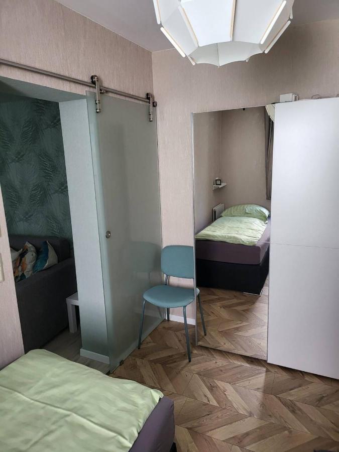 Gemuetliche Dachwohnung Mit Kleiner Oder Grosser Dachterrasse Nebeneinander 볼미르스테트 외부 사진