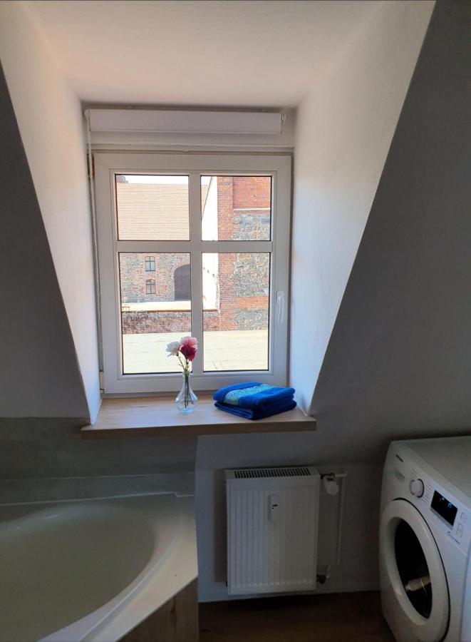 Gemuetliche Dachwohnung Mit Kleiner Oder Grosser Dachterrasse Nebeneinander 볼미르스테트 외부 사진