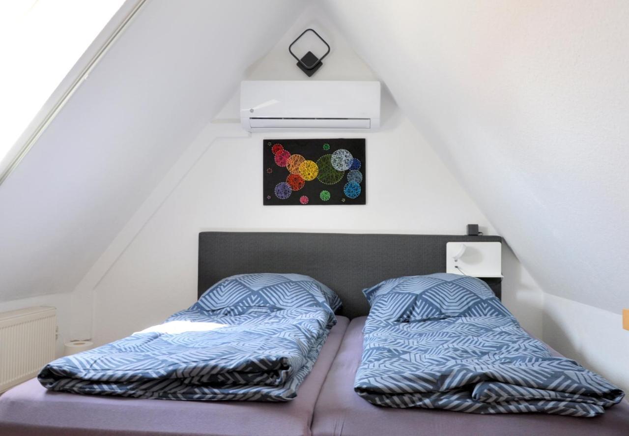Gemuetliche Dachwohnung Mit Kleiner Oder Grosser Dachterrasse Nebeneinander 볼미르스테트 외부 사진