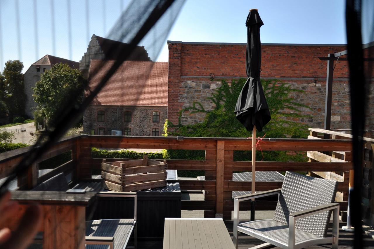 Gemuetliche Dachwohnung Mit Kleiner Oder Grosser Dachterrasse Nebeneinander 볼미르스테트 외부 사진